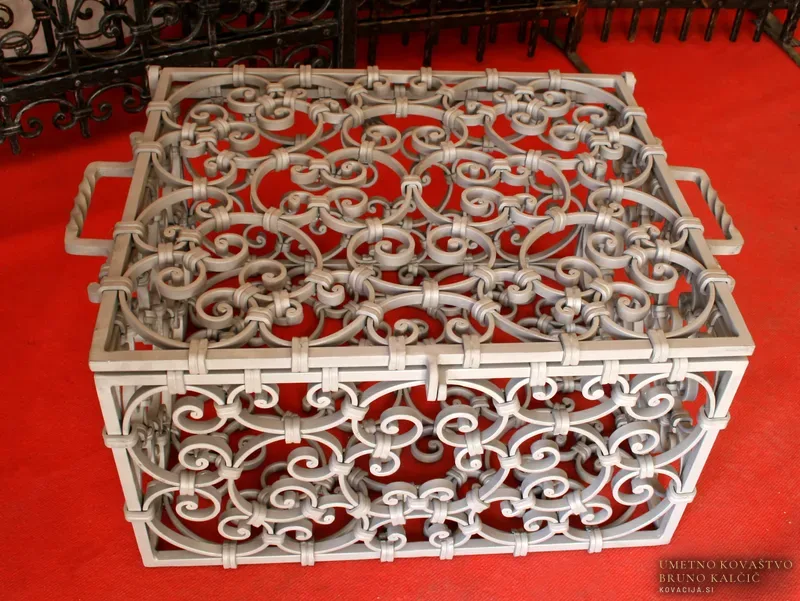 Kovan zaboj, Bled