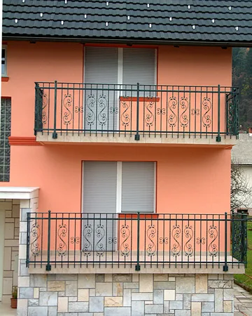 Kovana ograja na balkonih in terasi, Dindol, detajl 1