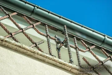 Moderna kovana balkonska ograja, Ljubljana, detajl 1