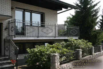Kovana balkonska ograja, Domžale, Balkonske ograje