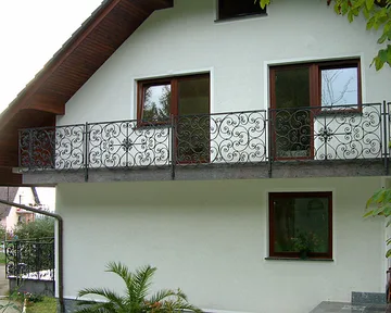 Kovana balkonska ograja, Zg. Pirniče, Balkonske ograje