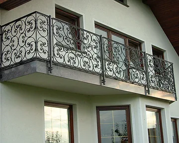 Kovana balkonska ograja, Zg. Pirniče, iz kovačije na Blejski Dobravi