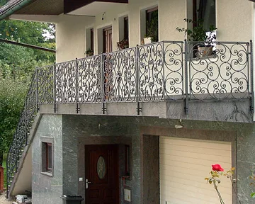 Kovana balkonska ograja, Zg. Pirniče, detajl 1
