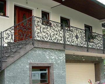 Kovana balkonska ograja, Zg. Pirniče, detajl 2