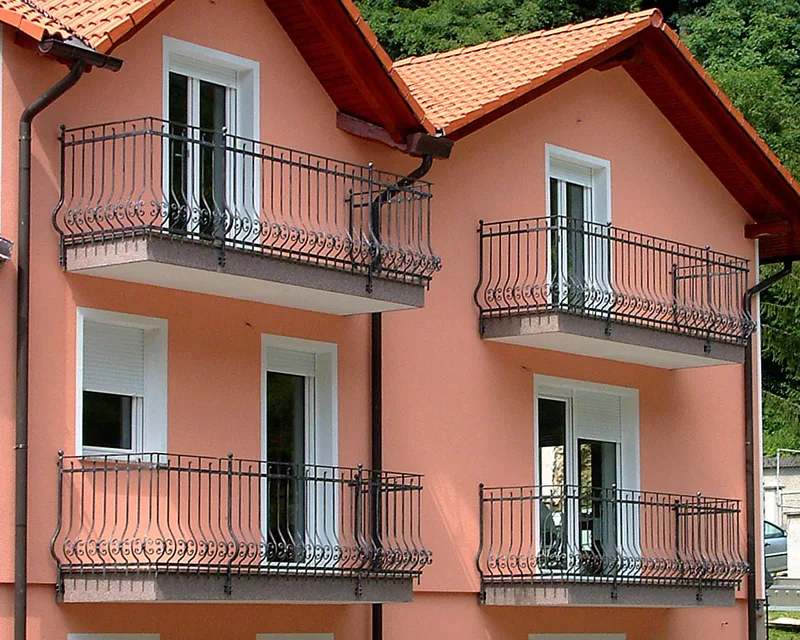 Kovana balkonska ograja, Ilirska Bistrica
