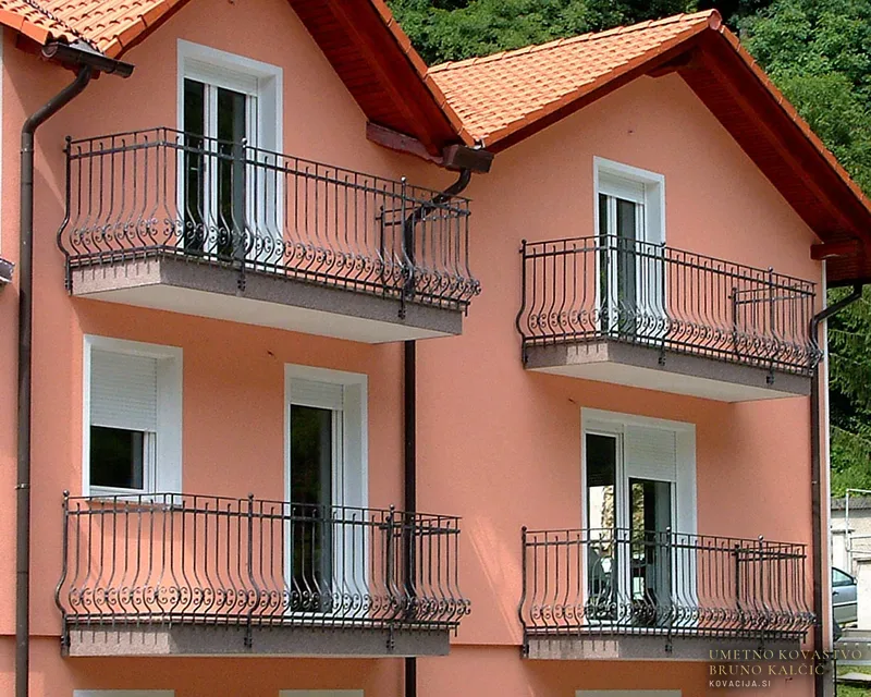 Kovana balkonska ograja, Ilirska Bistrica