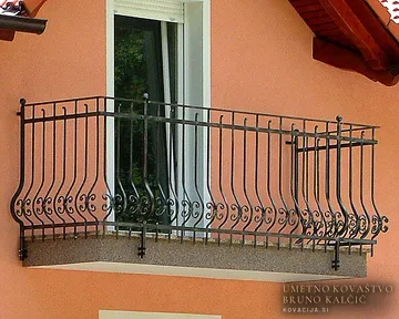 Enostavna balkonska ograja