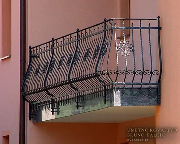 Kovana balkonska ograja, Žiri, Balkonske ograje