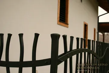 Razburkana kovana ograja, Hlepce, iz kovačije na Blejski Dobravi