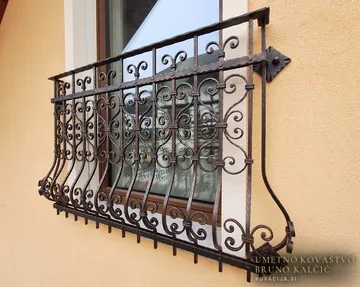 Kovani francoski balkoni in balkonska ograja, Podplešivica, Balkonske ograje
