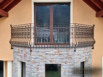Kovani francoski balkoni in balkonska ograja, Podplešivica, okenska košara