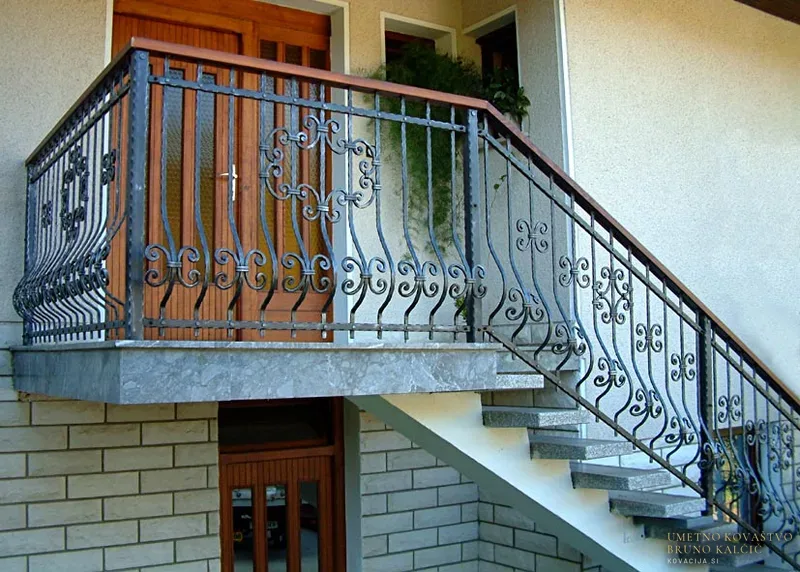 Kovana balkonska in stopniščna ograja, Moravče