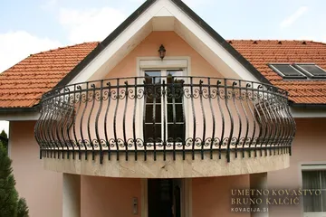 Kovana polkrožna ograja, Javorščica, Balkonske ograje