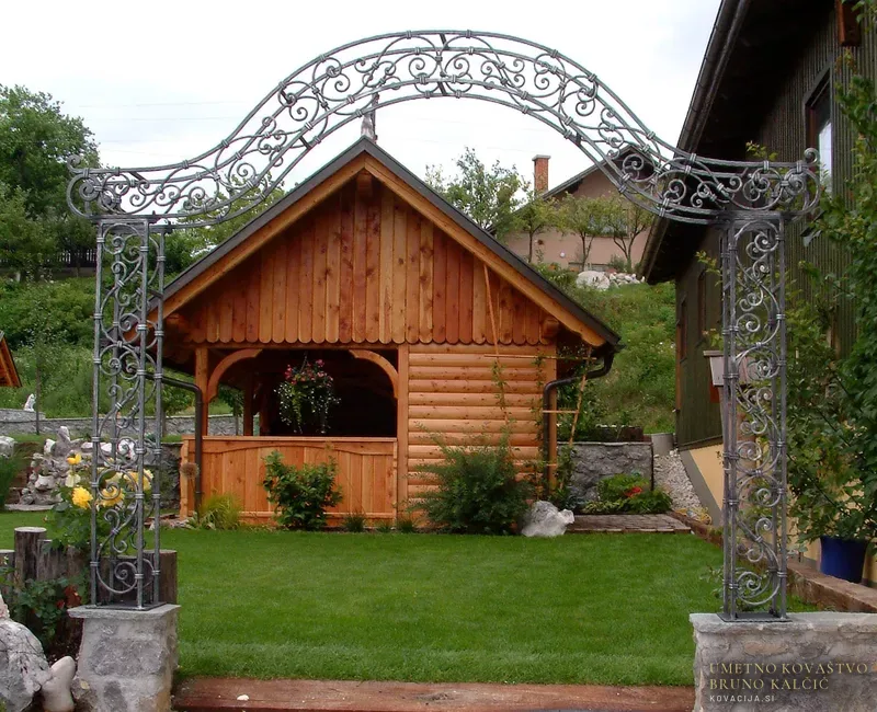 Kovana vrtna brajda oziroma špalir, Dobrava