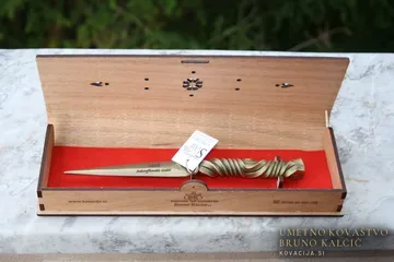 Kovan nož za odpiranje pisem, Mala darila