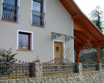 Kovan nadstrešek, Bitnje, Nadstreški