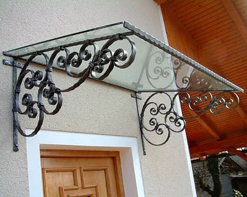Kovan nadstrešek, Bitnje, usklajena fasada