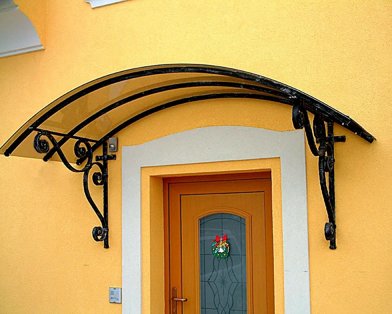 Kovan nadstrešek, Leskovec