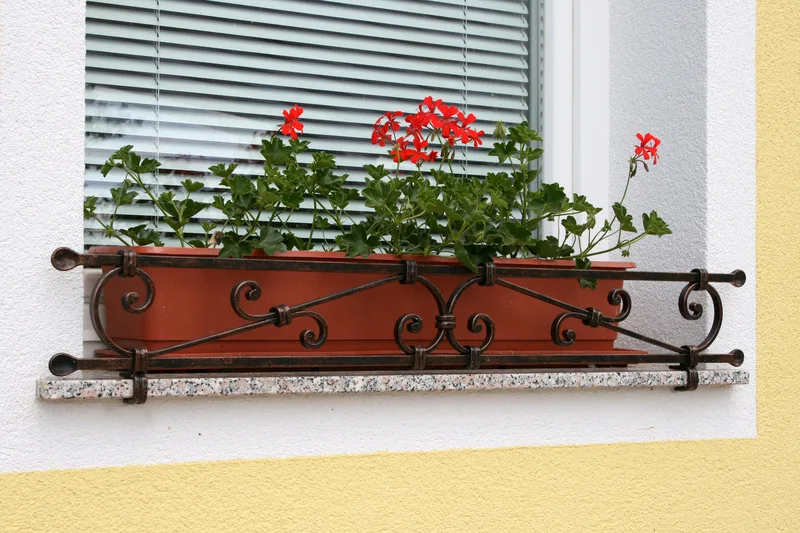 Kovana ograjica za rože, Dobrava
