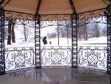 Kovan paviljon, Dvorska vas, Paviljoni