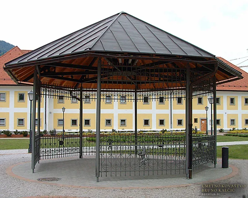 Kovan paviljon, Jesenice