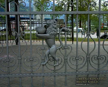 Kovan paviljon, Jesenice, iz kovačije na Blejski Dobravi