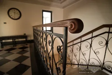 Kovana stopniščna ograja, Klasika, Stopniščne ograje