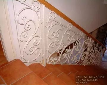 Kovana stopniščna ograja, Koper, iz kovačije na Blejski Dobravi