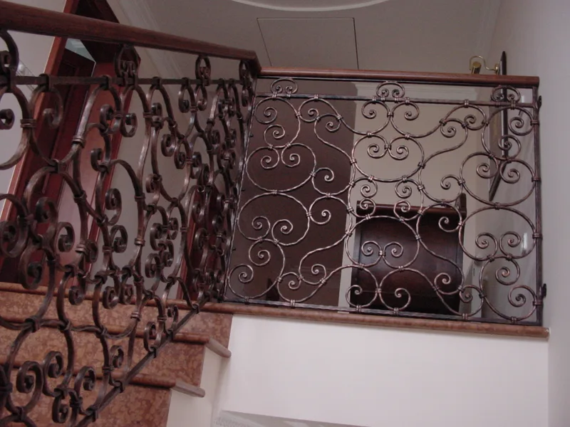 Kovana stopniščna ograja Količevo