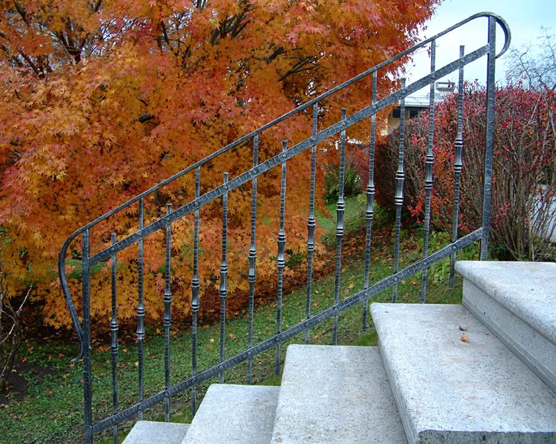 Kovana stopniščna ograja Bled