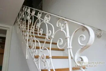 Kovana stopniščna ograja Ljubljana, Stopniščne ograje