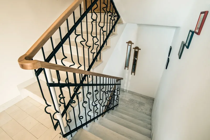 Kovana stopniščna ograja Kranj
