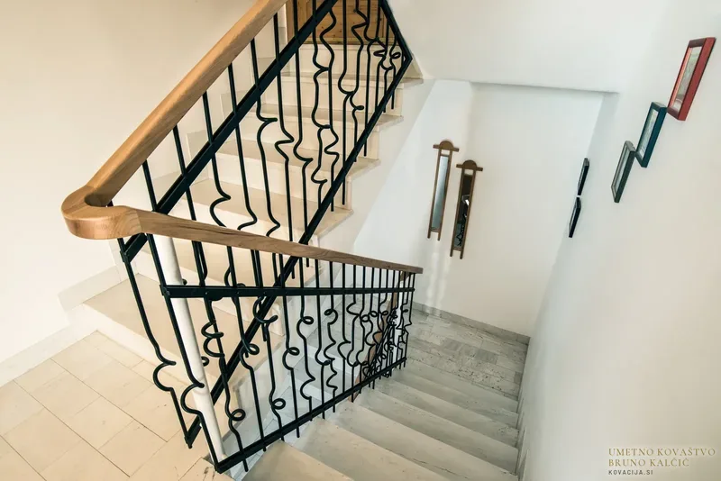 Kovana stopniščna ograja Kranj