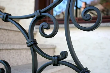 Kovana zunanja ograja Žirovnica, zunanje stopnice