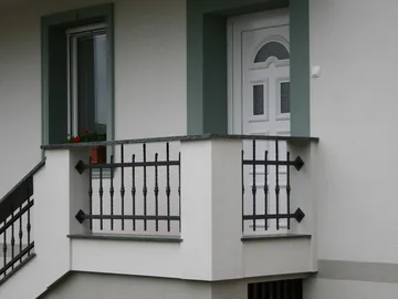 Kovana ograja ob stopnišču, Mlaka, Stopniščne ograje