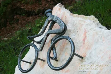Kovana skulptura, Kolesar, Skulpture