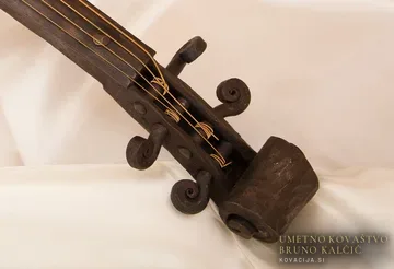 Kovana violina, detajl 2