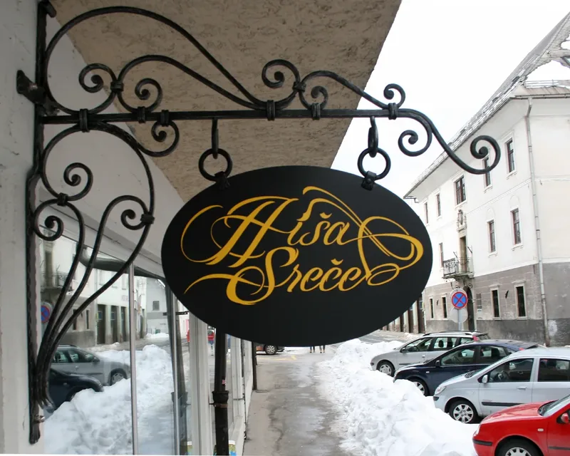 Kovan izvesek, Hiša sreče