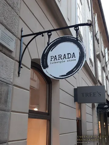Kovan izvesek, Parada, Izveski in reklamne table