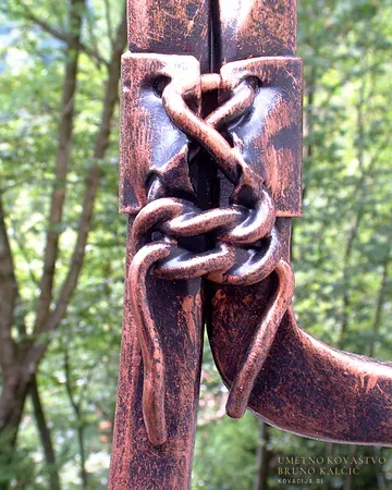 Kovana vrata, Kočna, detajl 2