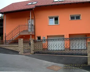 Kovana vrtna vrata in ograja, Trbovlje, detajl 2
