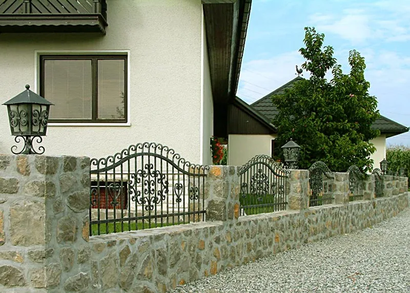 Kovana vrtna ograja Godešič