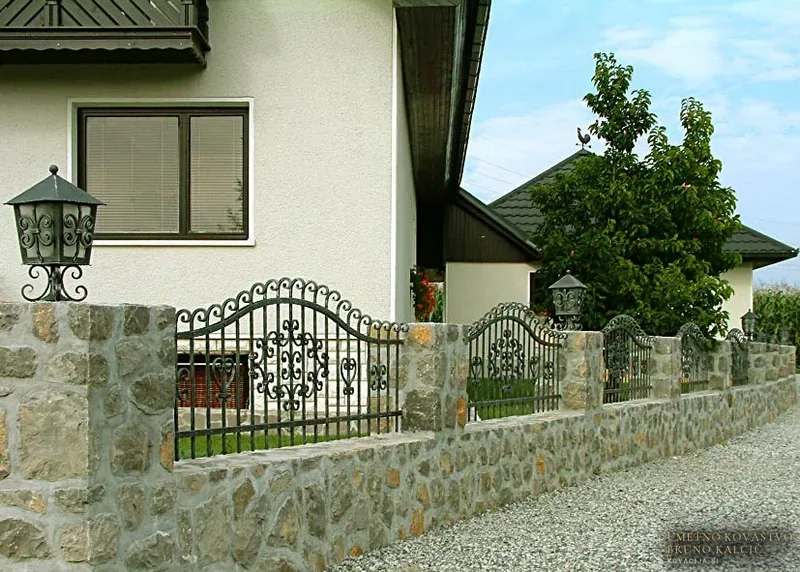 Kovana vrtna ograja, Godešič