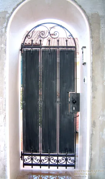 Kovana vrata za osebni prehod, Markovec, polna vrata