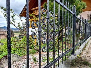 Kovana vrtna ograja, Šentvid ob Glini (St. Veit), detajl 1
