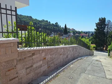 Kovana vrtna ograja in vrata, Portorož, sulice
