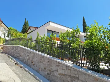 Kovana vrtna ograja in vrata, Portorož, detajl 2